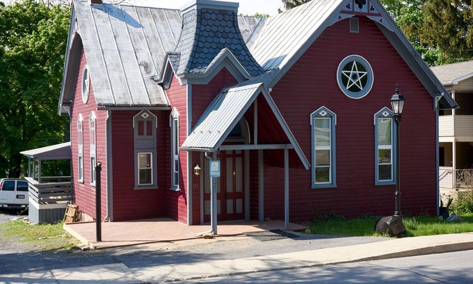 Pine Grove Mills Casa | ¡Una Iglesia renovada única en las afueras de Penn State!