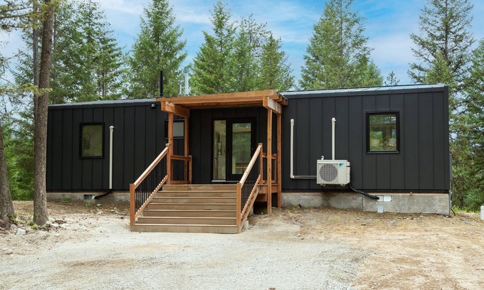 Whitefish Cabina | One of Four Cabins on A Secluded 40 Acres & 8 Miles to Downtown