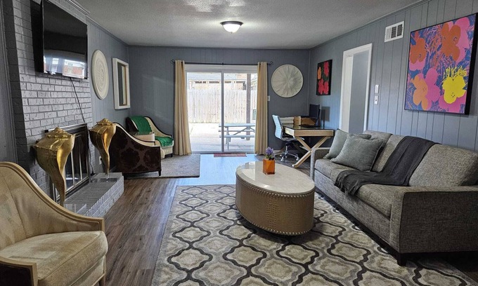 Memphis Casa | One of the Kind 10 BR, Estate Near Elvis Presley's Graceland, Sleeps Many.