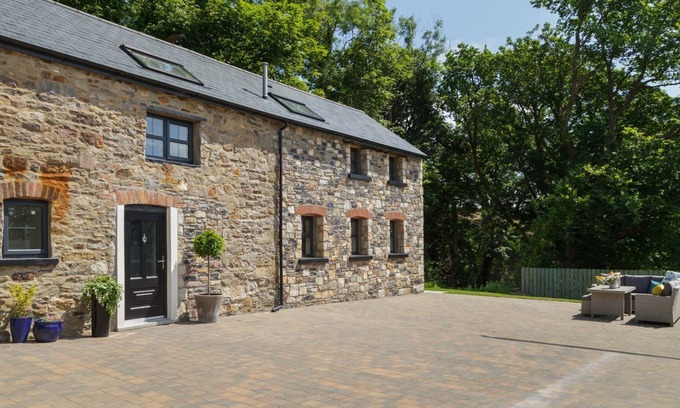 Derbyhaven Cabaña | One of two immaculate holiday cottages located together in a rural location in the south of the isla