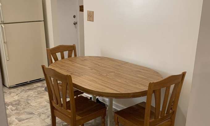 Jonesboro Casa | One room in a 3bedroom townhouse with a share bathroom.