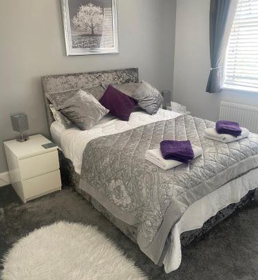 Tokyngton Casa | OneDouble room, one small double room, one en-suite studio room near to Wembley stadium