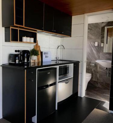 Greenlane - Ellerslie Casa | Onehunga Garden Tinyhouse with parking