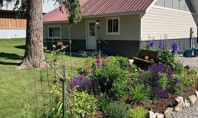 Whitefish Cabaña | Only 10 Miles from Glacier Nat'l Park