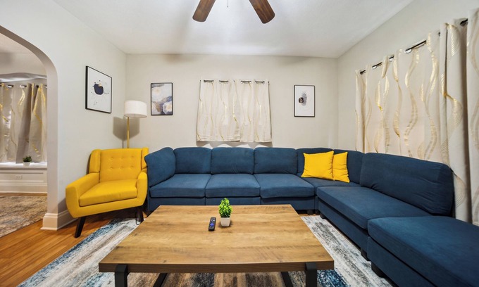 Old Brooklyn Casa | ONLY 10 min to Cleveland Clinic