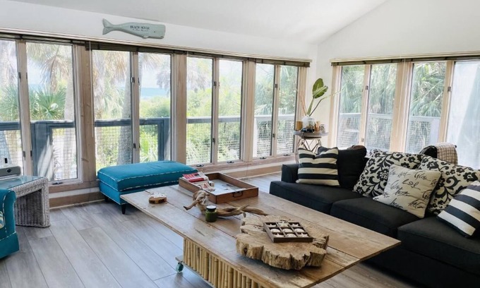 Treasure Beach Village Casa | ONLY 50 steps to the beach! FREE Beach cart, Chairs,bikes,kayak,paddle board