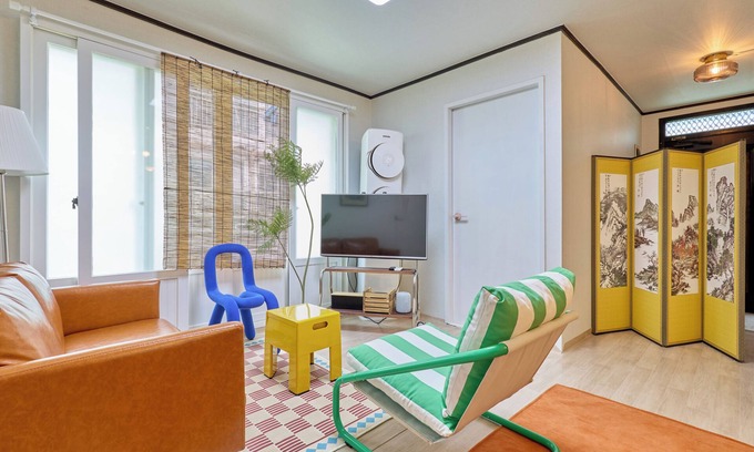 Paldal-gu Casa | Only Suwon l Beautiful and cozy stay l Family-sized l 10mins walk Subway l