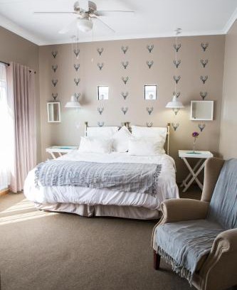 Rustenburg Casa | Ons Dorpshuis Guesthouse