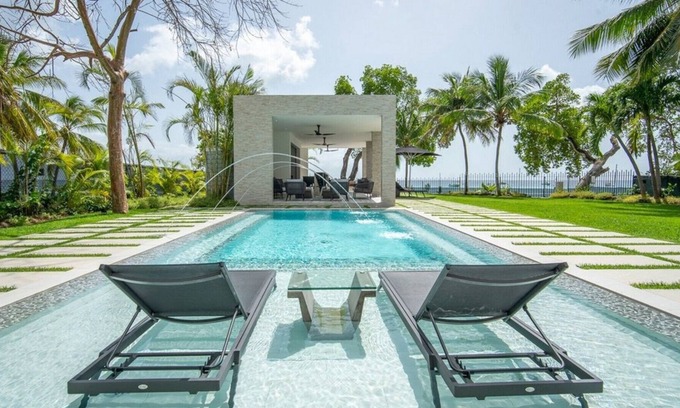 Weston Villa | Onyx Villa - Stunning Beachfront Contemporary 5-bedroom villa on the West Coast of Barbados