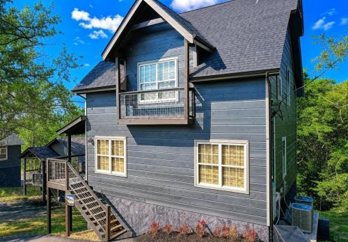 Sevierville Casa | Ooh LA LA, Private Indoor Pool, WIFI, Arcade Game, Foosball, Free Attraction Tickets!