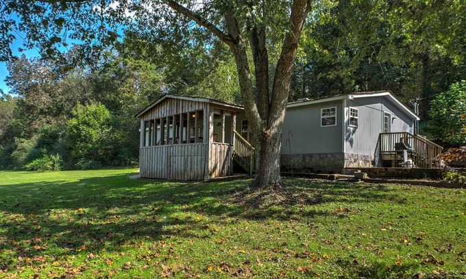 Ooltewah Cabina | Ooltewah Cabin w / Grill, mesa de billar y porche!
