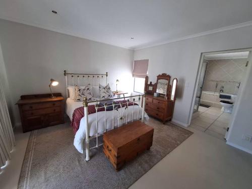 Mykonos Casa | OosiesRus - Charming Langebaan Villa with Garden View