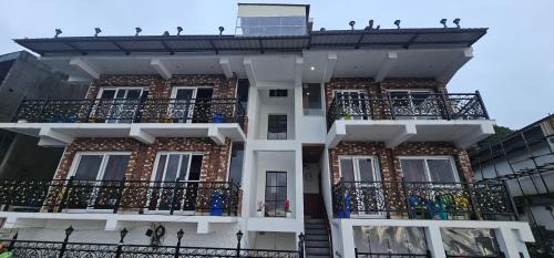 The Mall Road Hotel | Opal Villas