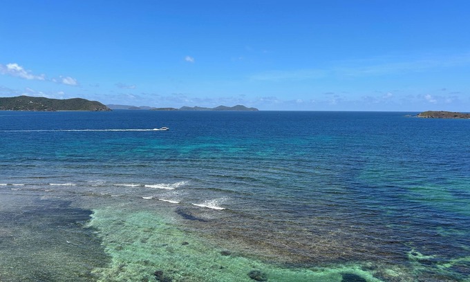 Estate Molendal and Little Reef Bay Apartamento | OPEN AIR waterfront studio in St John RENT BY THE MONTH