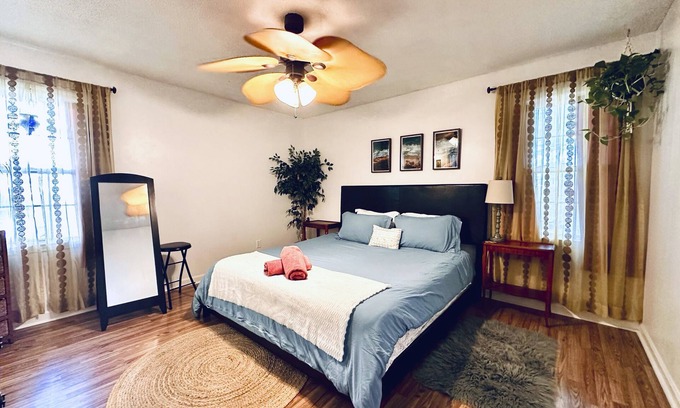 West Ashley Casa | Open and Comfy 4Bed home w/ Patio near Downtown-Folly Beach-Kiawah-Seabrook
