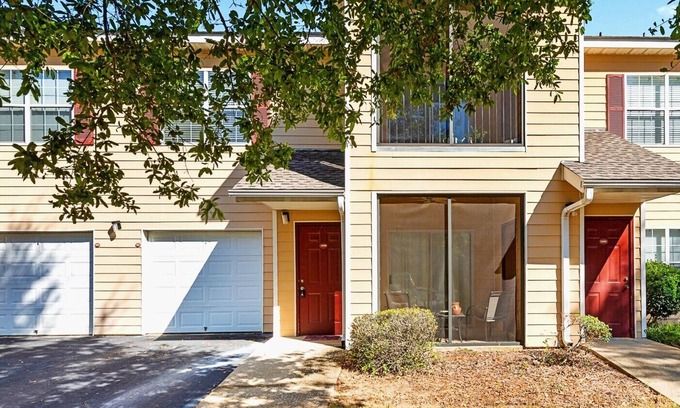Auburn Casa | Open Concept AU Townhome w/Pool! Pets Welcome!