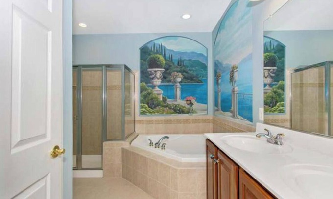 Urbana Condominio | Open Floor Plan, Spa Tub, Chef’s Kitchen, King Bed,