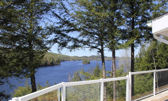 Cheneville Chalet De Esquí | Open for Holidays! Waterfront cottage CITQ369052