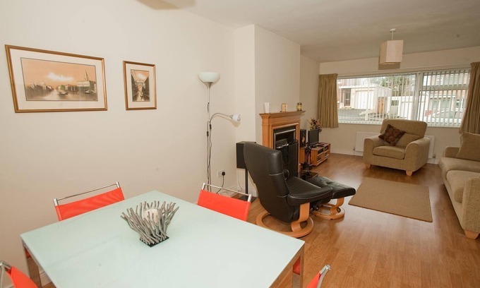 Portstewart Casa | Semi House bien presentado Ideal para un descanso relajante - paisajes, golf, playa