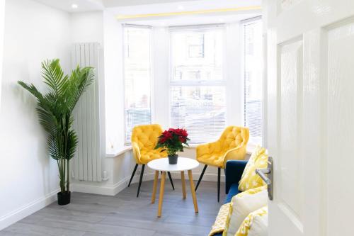 Portsmouth Casa | Open Mind Property - 6 Luxury Bedrooms with Free Parking