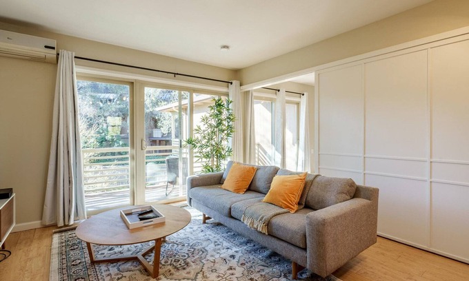 University South Apartamento | Open Palo Alto 1BR w/ Parking, nr Shops & Tech Companies, by Blueground