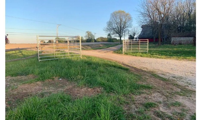 Western Grove Alquiler De RV | Open space camping with Free Parking and outside s
