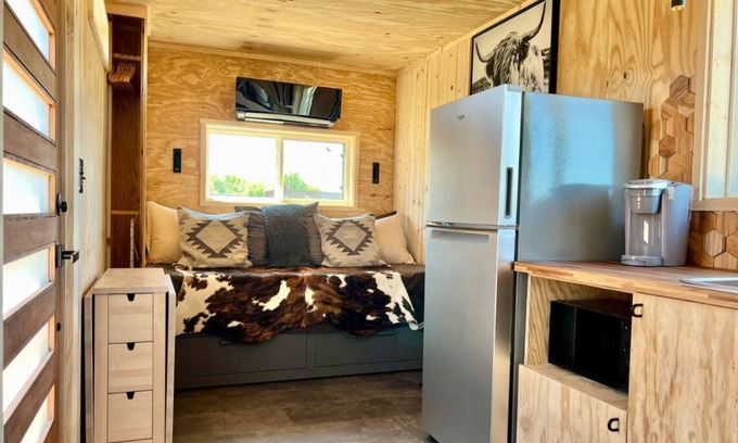 Morgan Mill Cabina | "Open Spaces" Tiny Home in country for short or mid-term stays