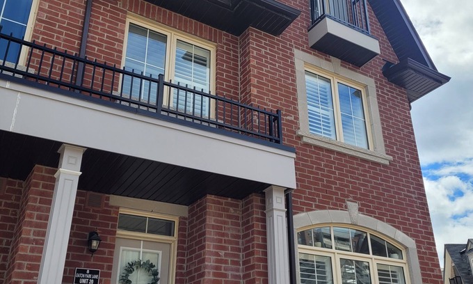 L'Amoreaux Casa | Open & Spacious 2bd/2.5bath Townhouse w/ 2offices