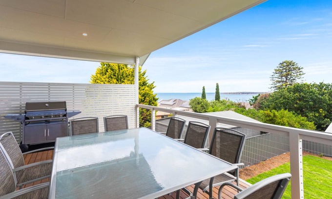 McCracken Casa | Open the Door to a family holiday