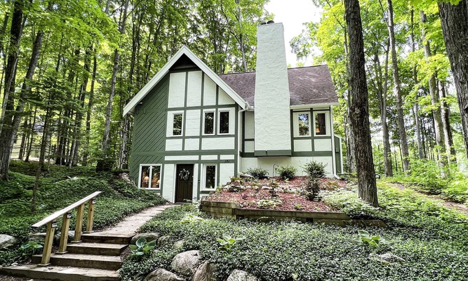 Harbor Springs Chalet De Esquí | Open this weekend! NUBS! BOYNE! Sauna!