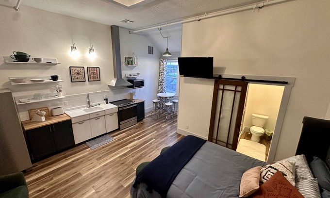 Frontier Apartamento | Opera House Suite 2