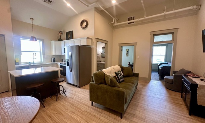 Frontier Apartamento | Opera House Suites 3