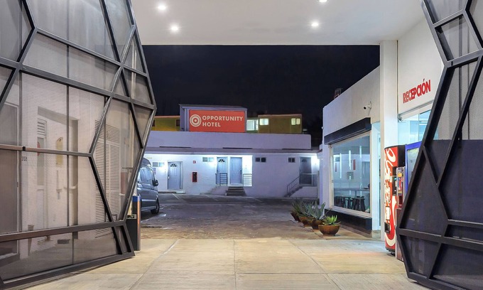 León Hotel | Opportunity León