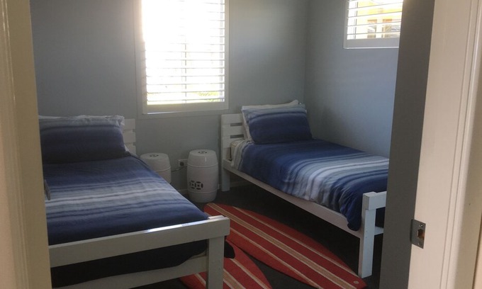 Scotts Head Casa | Opposite Little Beach - Amazing Views of Pacific Ocean! WiFi