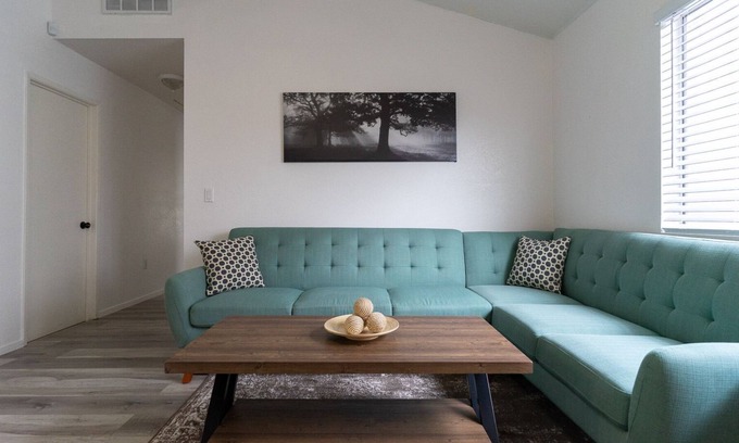 Orange Casa | Opuluxe Disneyland Getaway with 2 Kitchens