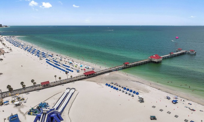 Bay Esplanade Cabaña | ORANGE BLOSSOM COTTAGE two minute Walk to Beach