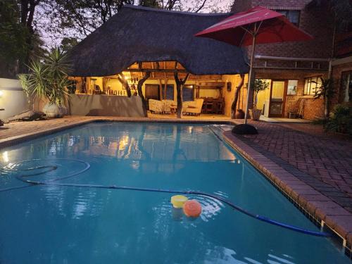 Phalaborwa Casa | Orange gecko cottage