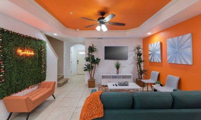 North San Antonio - SAT Casa | Orange Paradise#Unique Experience*Outdoor Patio!