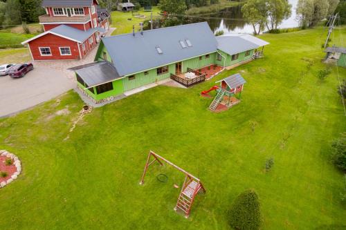 Saarde Casa | Oraveski talu