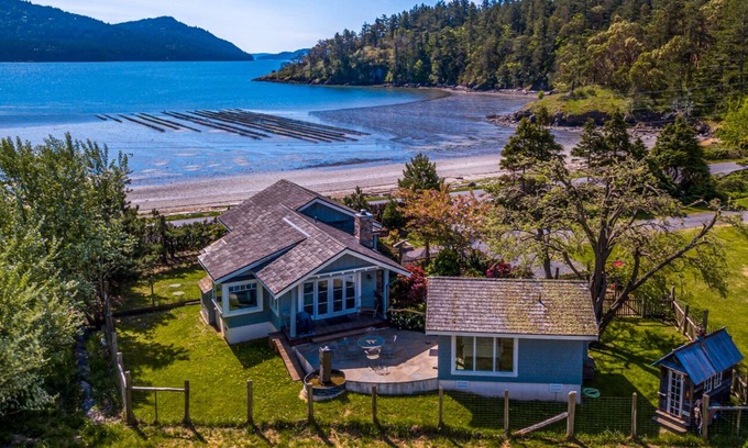 Eastsound Cabaña | Isla Orcas, Crescent Beach Cottage