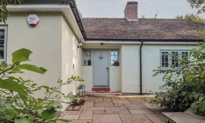 Sherborne Cabaña | ORCHARD COTTAGE, family friendly, with open fire in Yetminster