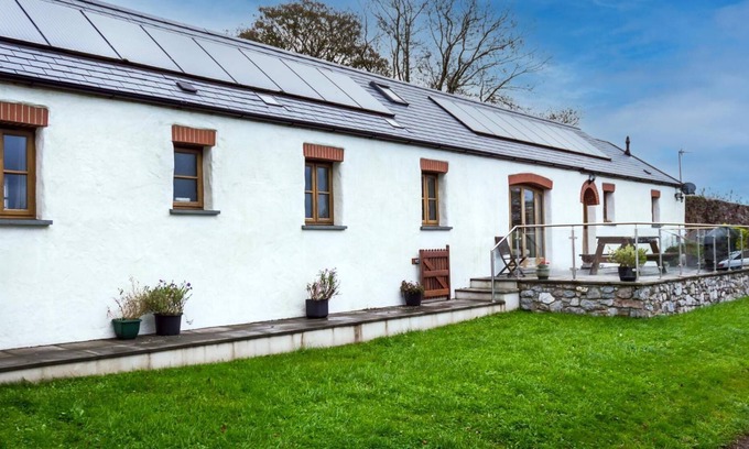 Tenby Casa | Orchard Cottage - Luxurious Barn Conversion - Beavers Hill
