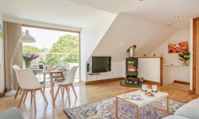 Wedmore Cabaña | Orchard Farm - Orchard view