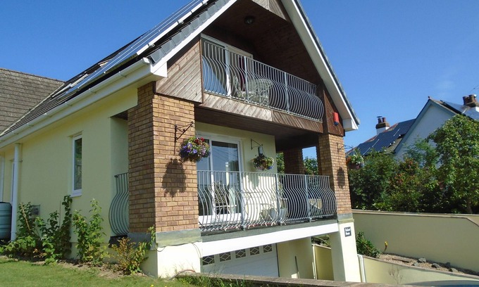 Wadebridge Casa | Orchard House, 5 Star Contemporary and Spacious Holidays in Wadebridge Cornwall.