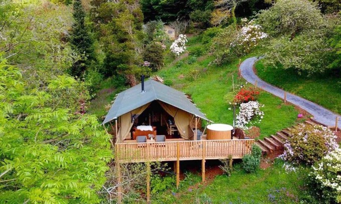 Kingsbridge Cabina | Orchard Lodge @ Lower Coombe Royal with Hot Tub
