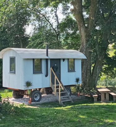 Longnor Otro | orchard meadow shepherd huts leek-buxton-ashbourne