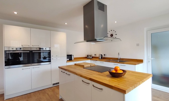 Kempsford Casa | Orchard View - 4-Bed Home In Kempsford, Cotswolds