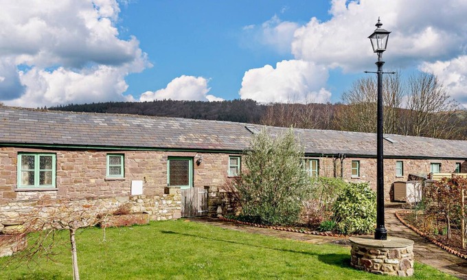 Gilwern Casa | Orchard View in Abergavenny