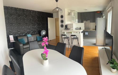 Choisy-le-Roi Apartamento | ORCHIDÉES CHOISY 5Pers Parking Wifi