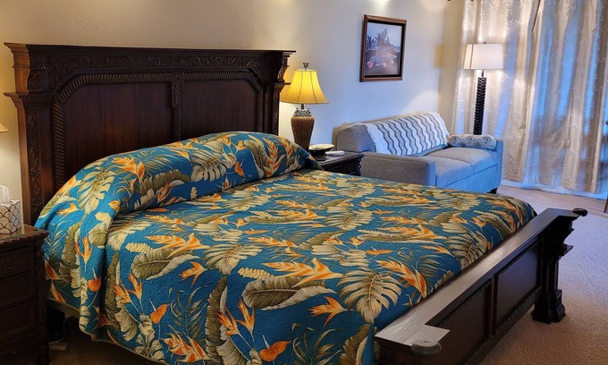 Papaikou Casa | Orchid Unit-Adult Only-Prvt Entry&Bathroom-King bed-A/C Option